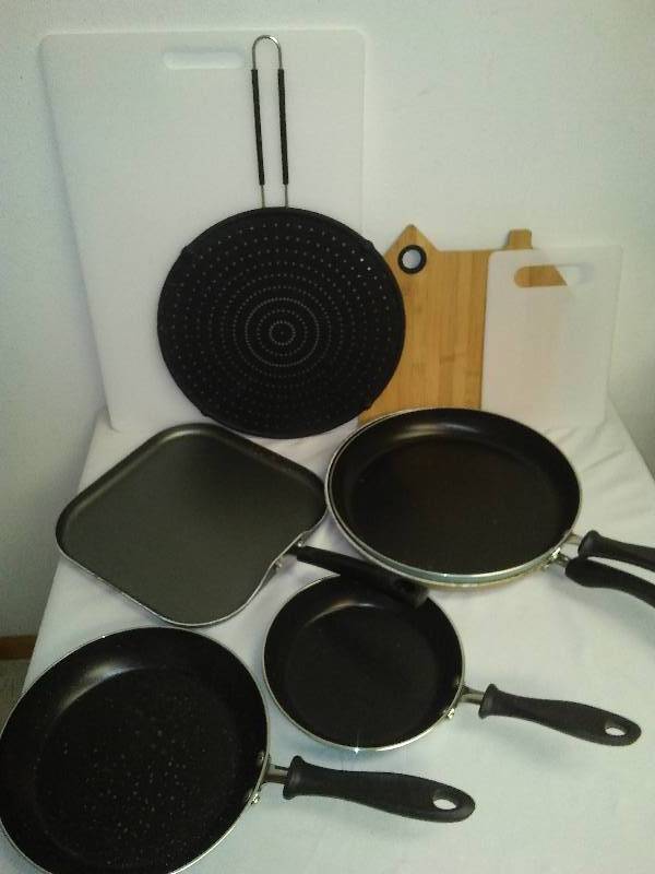 � Faberware Cookware and cutting boards