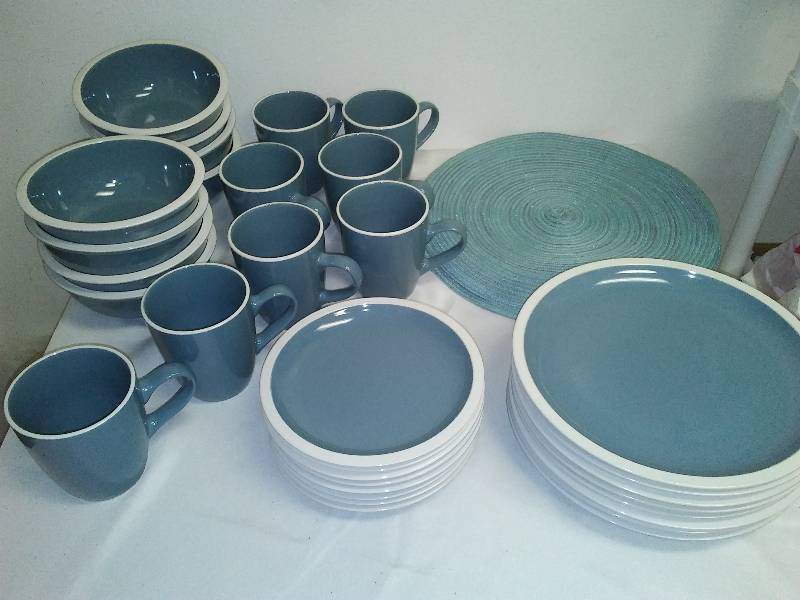 Blue and White Dish setting for 8 (32 pcs total)
