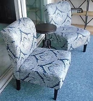 honnally sapphire accent chair