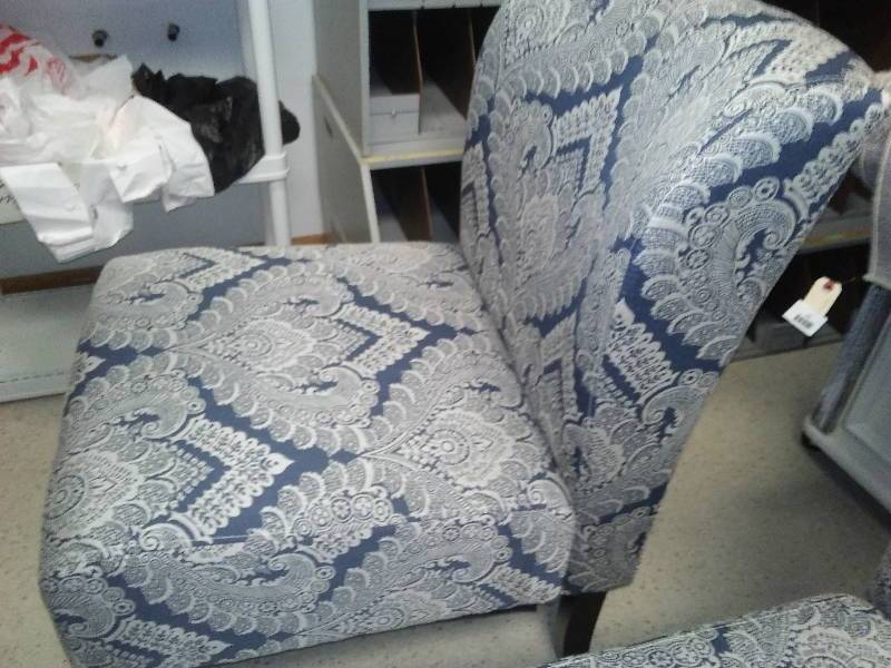 honnally sapphire accent chair