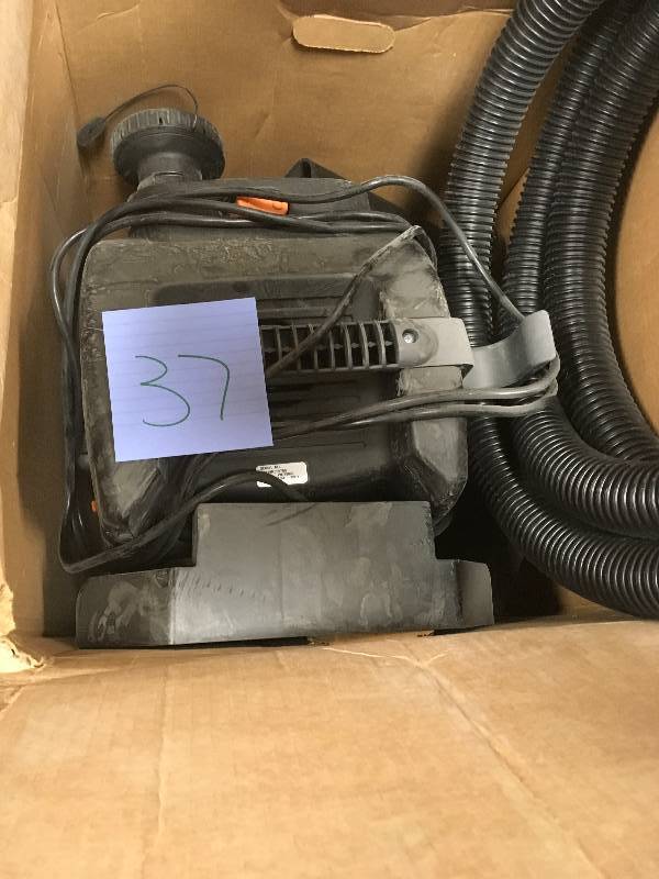 Ridgid Stor-Ngo 5 Gal. 5.0-Peak HP Wet Dry Vac used in working condition