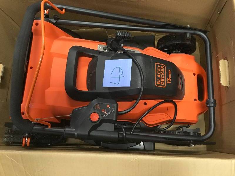 Black & Decker 13 Amp 20 in. Corded Electric Mower- Missing Bag in like new condition