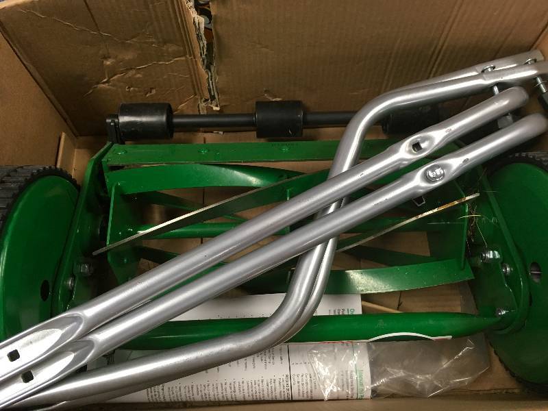 Scotts 14 in. 5 Blade Manual Walk Behind Reel Mower used