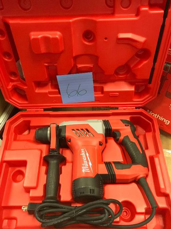 Milwaukee 1-18 SDS Plus Corded Rotary Hammer open box looks in like new condition