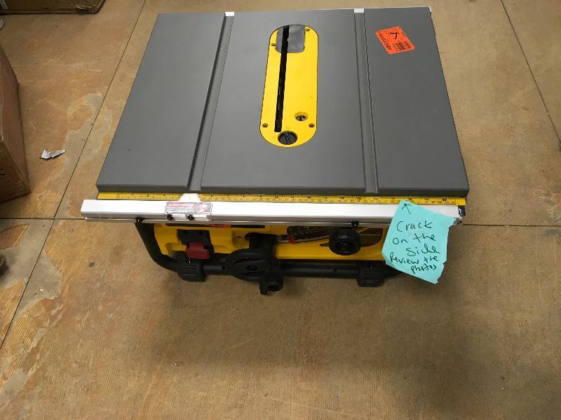 DeWalt 15-Amp Corded 10 in. Compact Jobsite Table Saw used in good working condition missing guard and guide