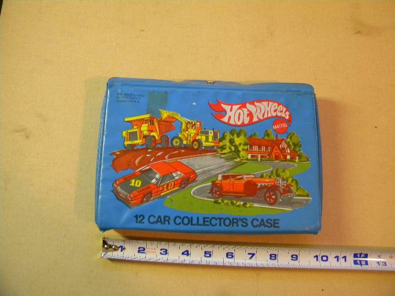 Hot Wheels Case & Cars