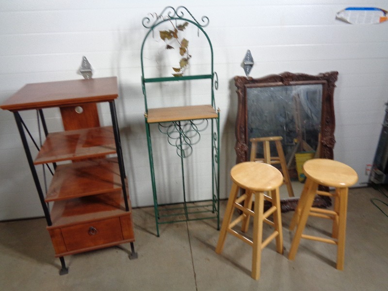 lot 19 image: Take What You Want Furniture