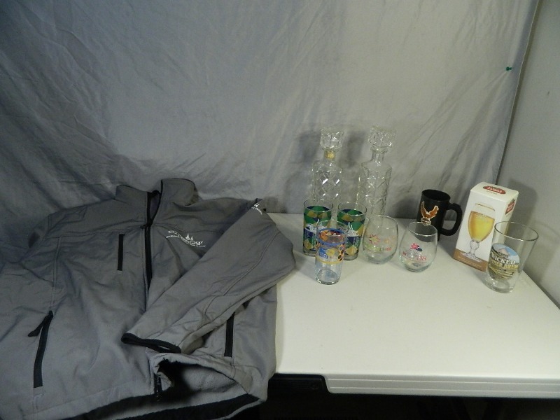 lot 49 image: Kentucky Derby Collectibles and More