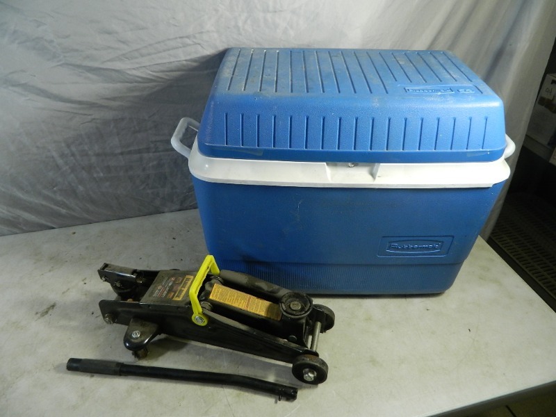 lot 105 image: 2 Ton Jack and Cooler