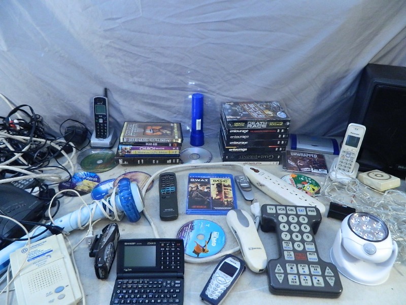 lot 116 image: Assorted Electronics