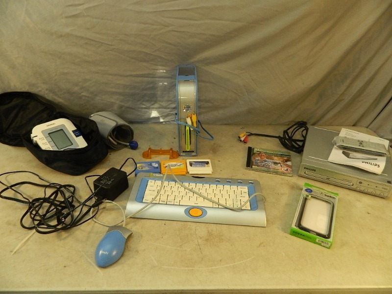 lot 121 image: Assorted Electronics