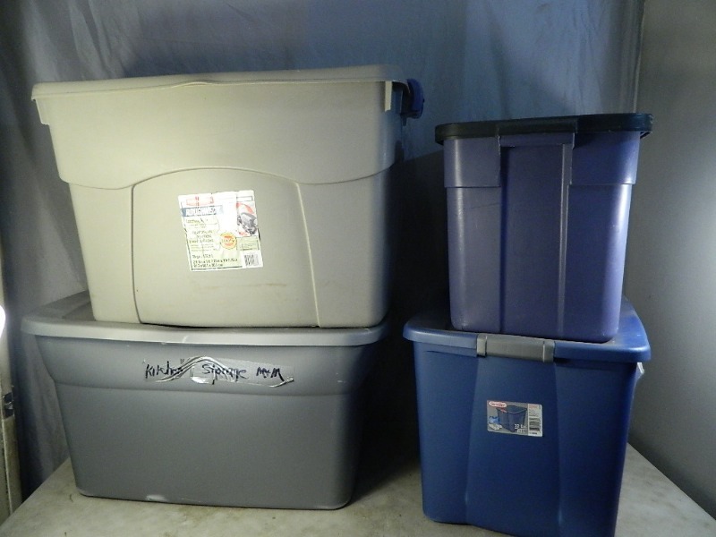 lot 164 image: 4 Assorted Totes with Lids