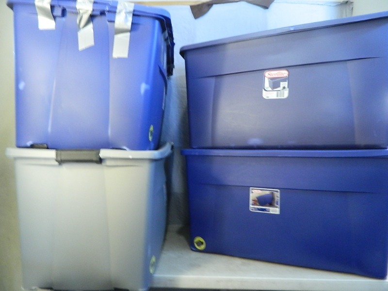 lot 165 image: 4 Large Totes with Lids