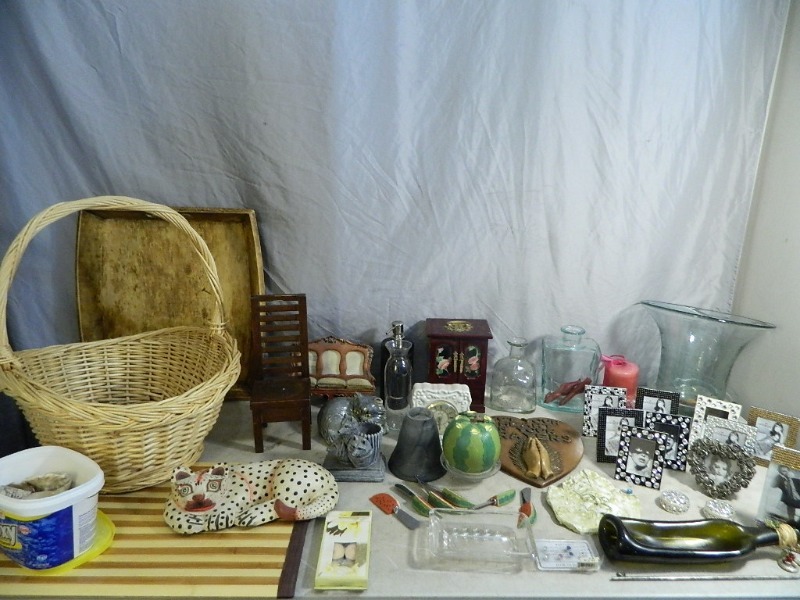 lot 166 image: Home Decor and More