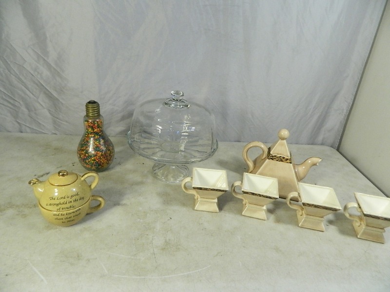 lot 167 image: Cake Stand with Lid and Teasets