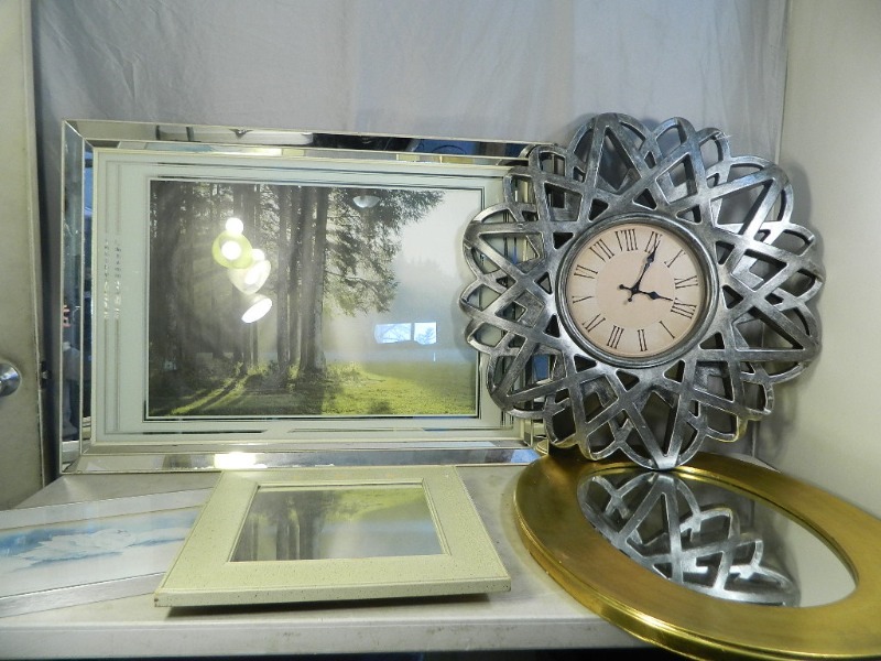 lot 174 image: Mirrors and Art