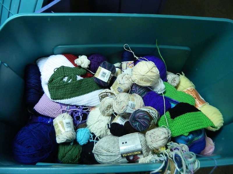 lot 197 image: Large Tote with Lid Full of Yarn