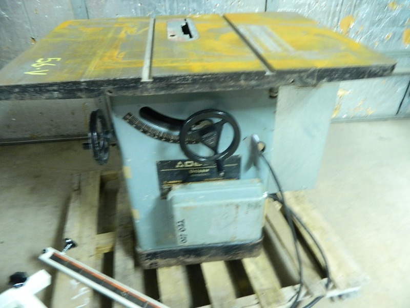lot 10A image: Delta Unisaw 10 Inch Table Saw
