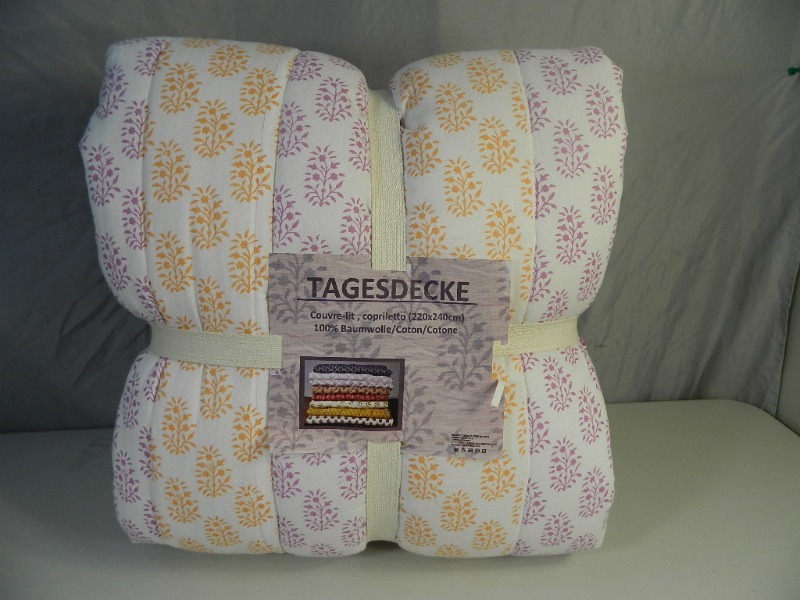 lot 20 image: New Coverlet  Comforter