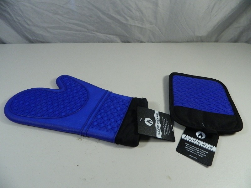 lot 83 image: New Silicone Oven Mitt and New Silicone Pot Holder