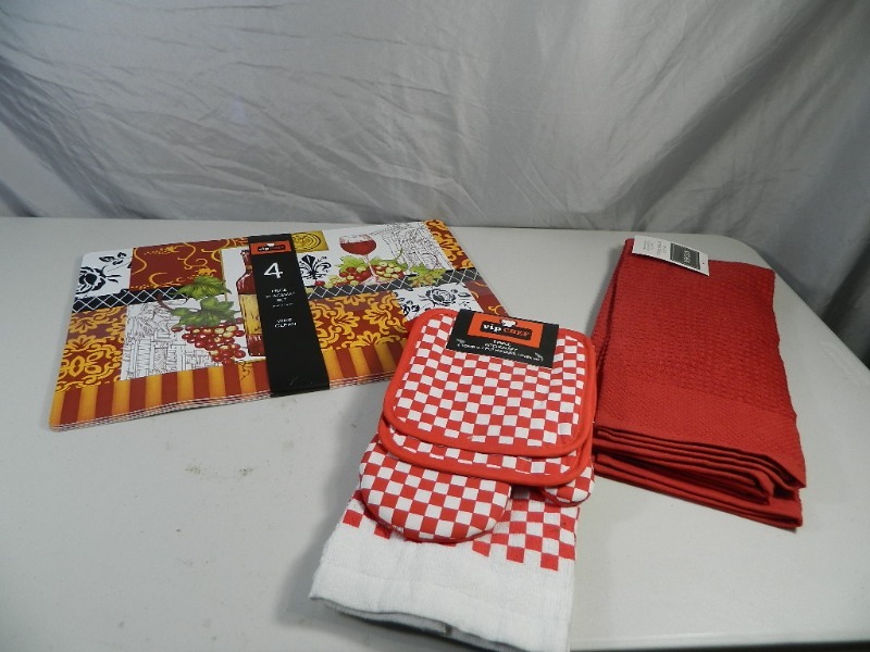 lot 84 image: New Kitchen Items