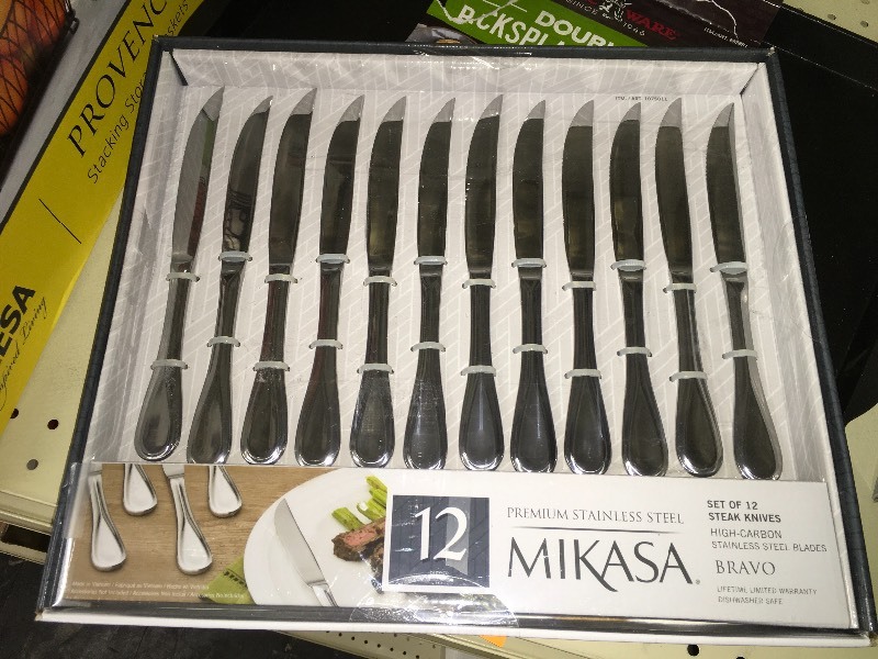 lot 553 image: MIKASA 12PC STEAK KNIVES, MSRP $19.99
