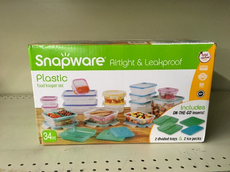 lot 558 image: SNAPWARE 34PC PLASTIC SET, MSRP $34.99