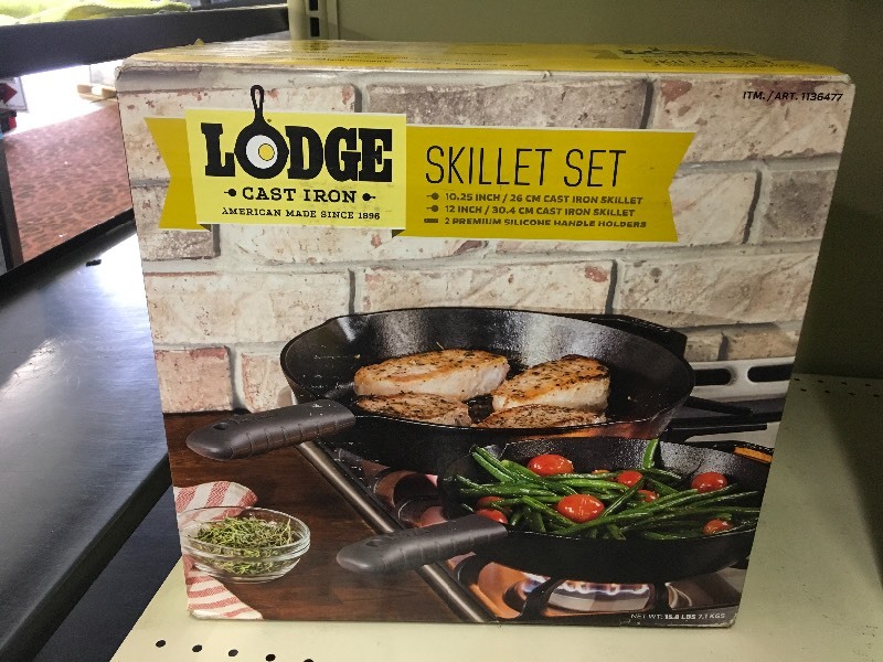 lot 564 image: LODGE 2PC CAST IRON, MSRP $39.99