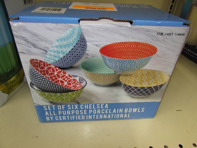 lot 576 image: PORCELAIN PATTERN BOWL SET, MSRP $16.99