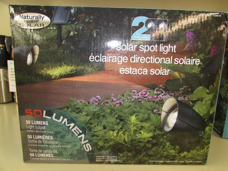 lot 16 image: 2PC SOLAR SPOT LIGHT