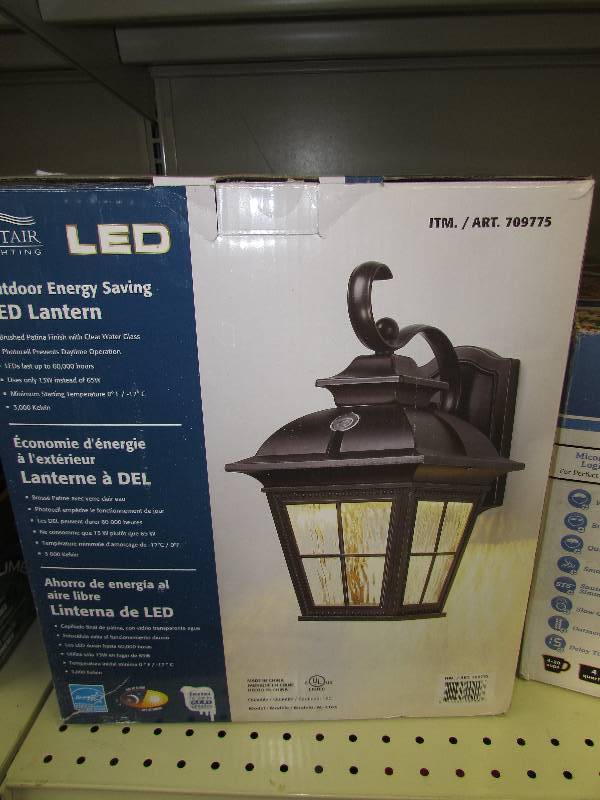 lot 17 image: LED LANTERN LIGHT FIXTURE