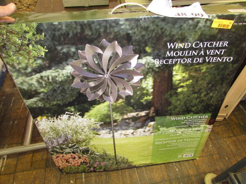 lot 41 image: STYLCRFT WIND CATCHER, MSRP $48.99