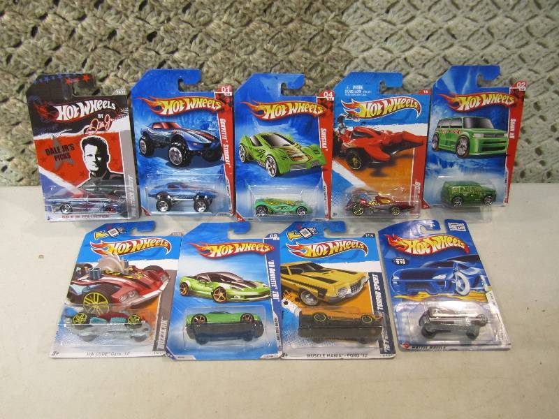lot 109 image: Lot of 9 Hot Wheels Cars Etc  E-2...
