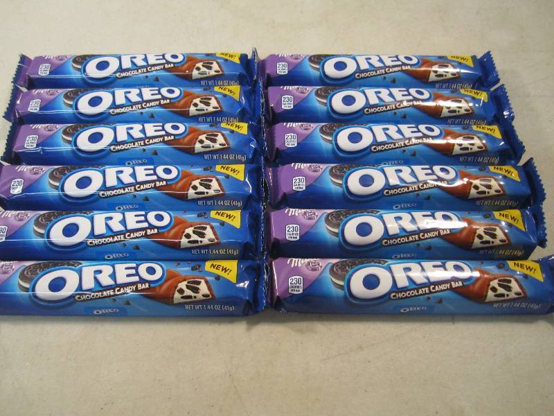 lot 141 image: Lot of 12 Oreo Chocolate Candy Bars...