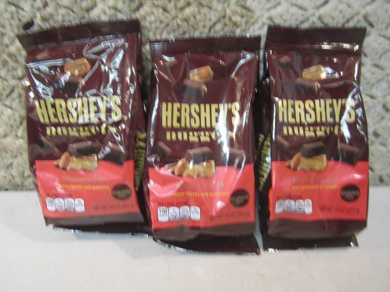 lot 176 image: Lot of 3 Bags Hersheys Nuggets Spec...