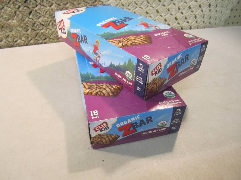 lot 194 image: 2 Boxes with 18 Bars each Clif Kid ...