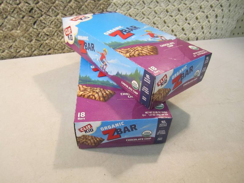 lot 196 image: 2 Boxes with 18 Bars each Clif Kid ...