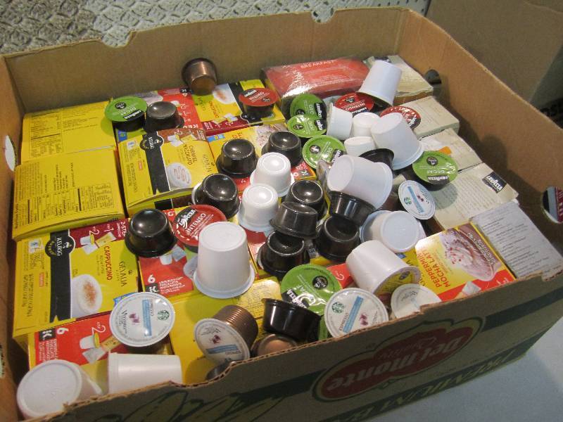 lot 204 image: Box Full of Various Keurig and othe...