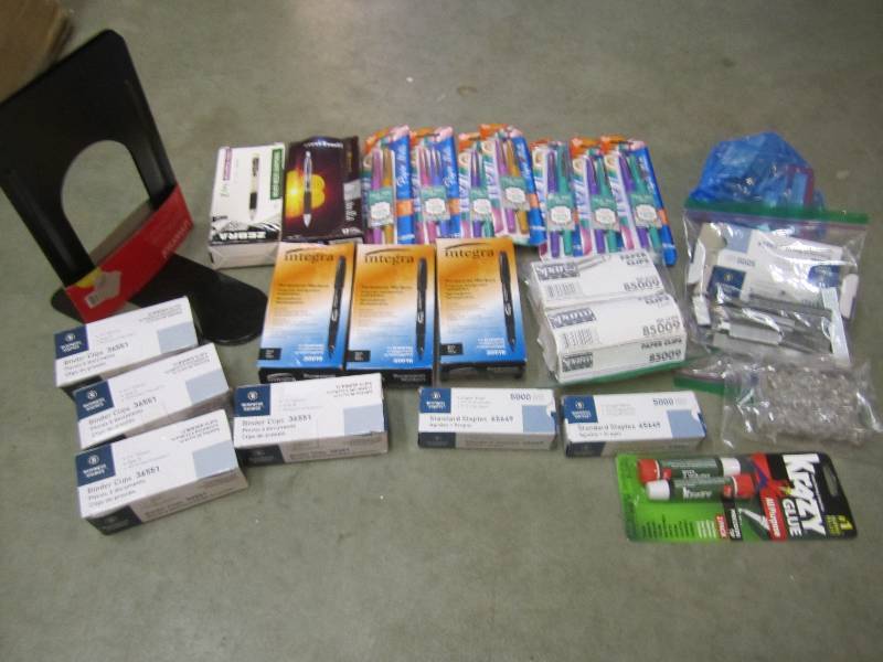 lot 319 image: Lot of Misc Office Supplies Staples...