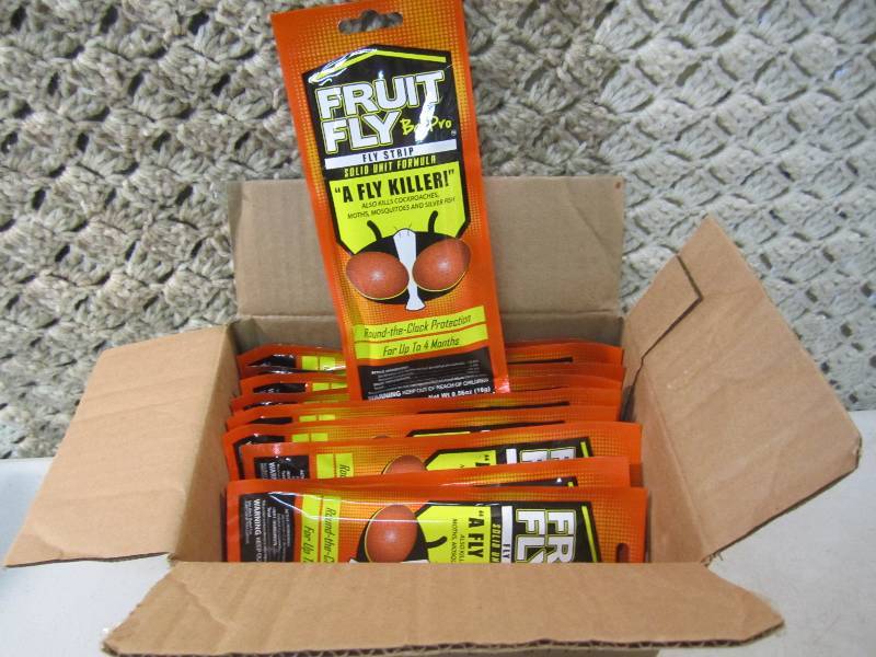 lot 320 image: Pack of 10 Fruit Fly BarPro Fruit F...