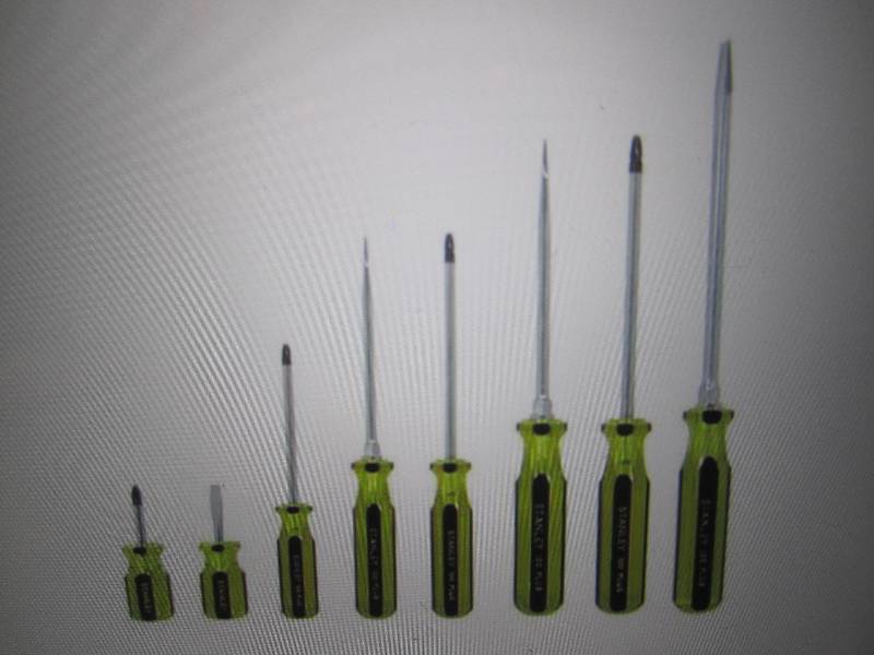 lot 322 image: 8pc Stanley 100 Plus Screwdriver Se...