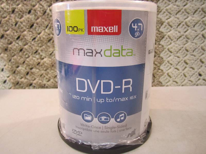 lot 324 image: Pack of 100 Maxell Maxdata DVD-R Di...