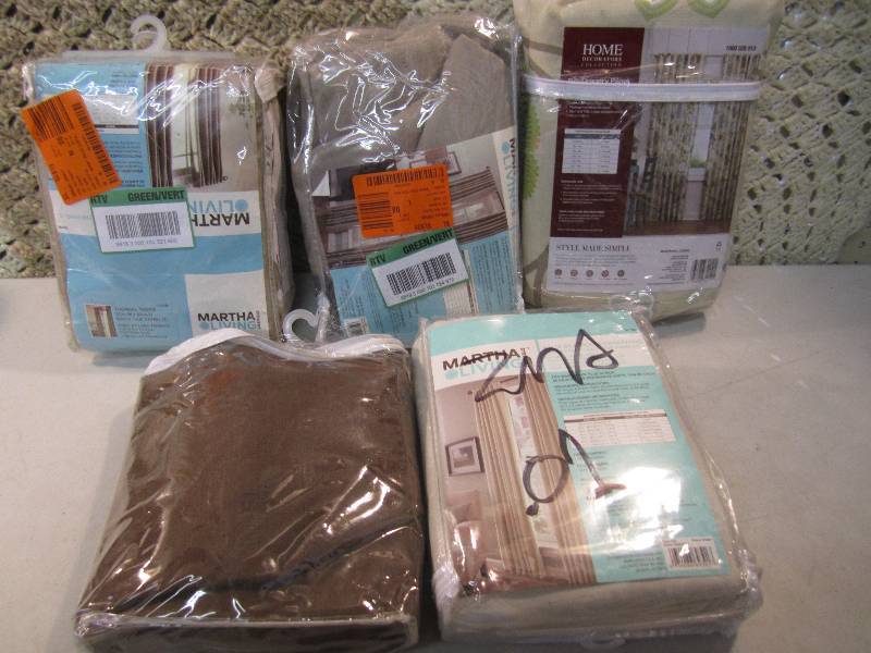 lot 220 image: Lot of 5 Misc Drapery Panels  RMC...