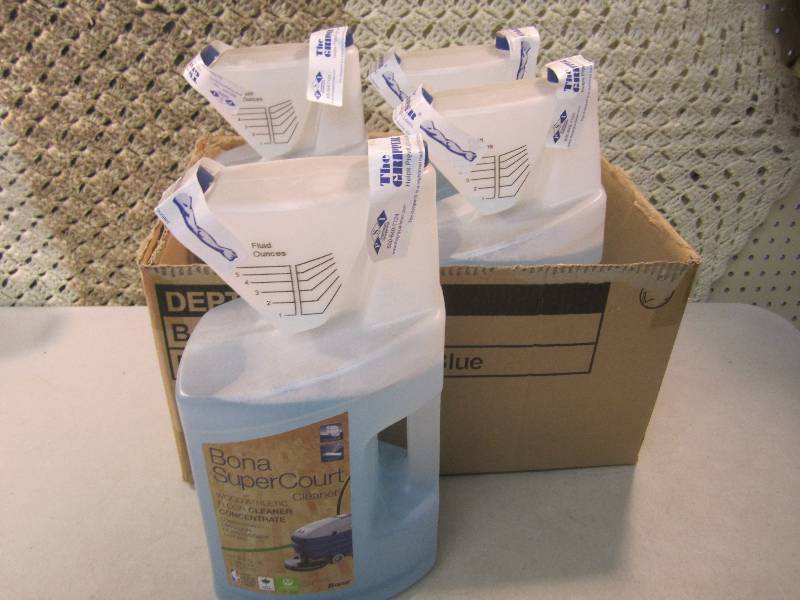 lot 233 image: Lot of 4 Bona Super Court Cleaner 1...