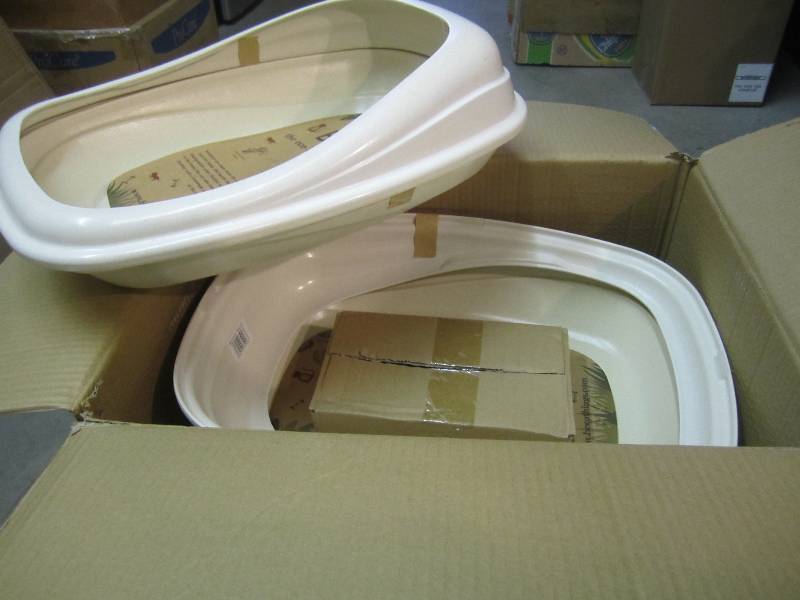 lot 238 image: Case of 5 Beco Tray Cat Litter Tray...