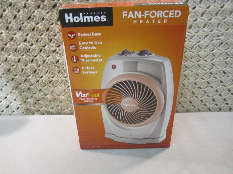 lot 302 image: Holmes 1500 Watt Pivoting Heater wi...