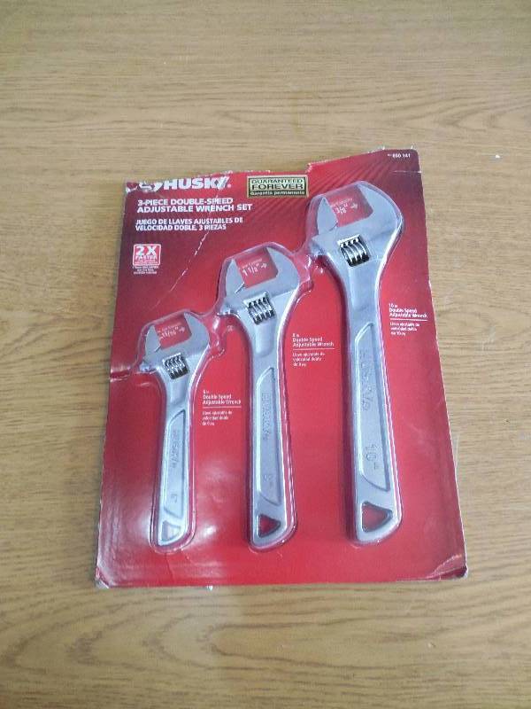 lot 21 image: Husky Double Speed Adjustable Wrench Set (3-Piece)