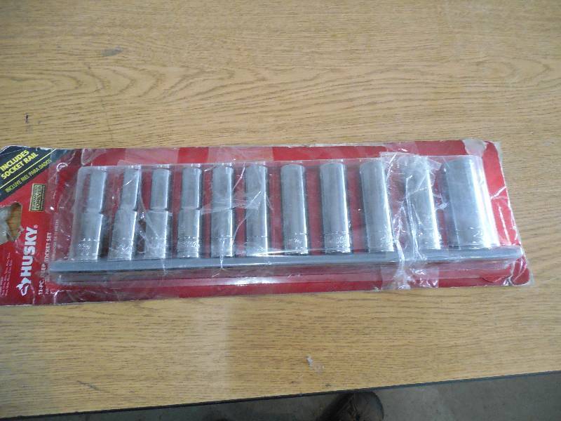 lot 23 image: Husky 12 in. Drive Deep Metric Socket Set (11-Piece)