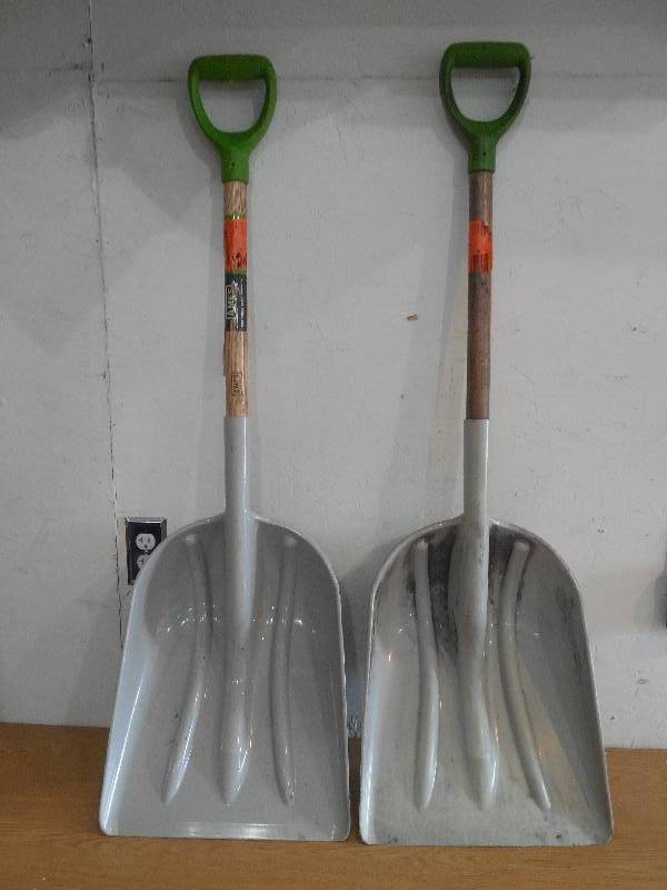 lot 67 image: (2) Ames 27.5 in. D-Handle Poly Scoop