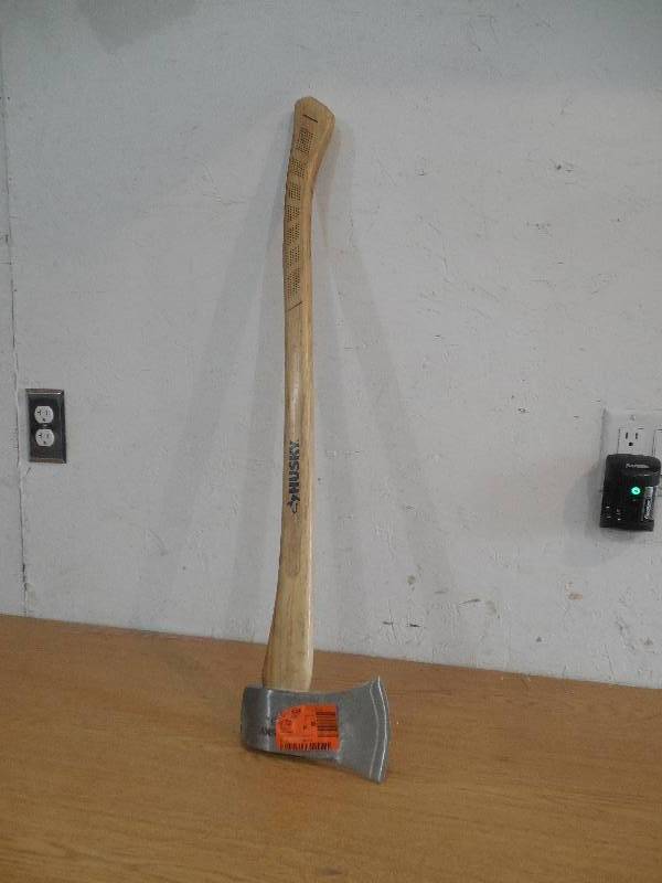 lot 87 image: Husky 3.5 lb. Single Michigan Bit Axe with 34 in. Hickory Handle